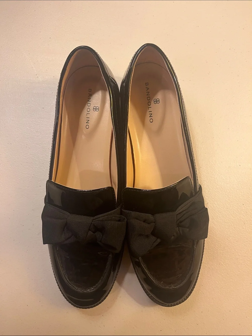 Bandolino glossy patent